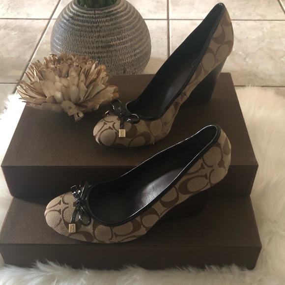 Coach Wedges - Picture 1 of 5